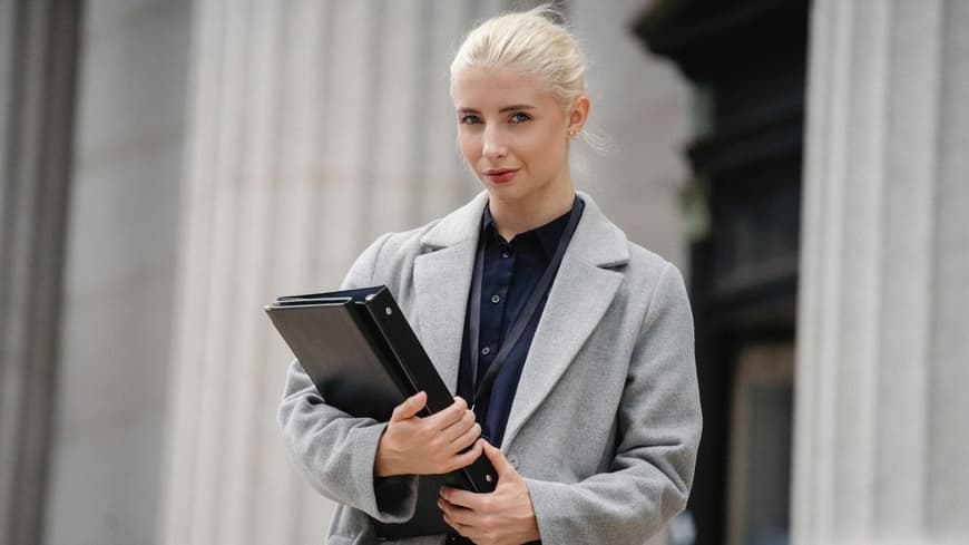 Frau mit Business Look Frau mit Business Look