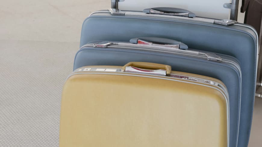 An diesen Flughäfen kommt dein Koffer am ehesten nicht mit – laut Ranking. Koffer am Flughafen