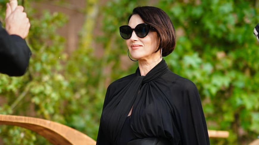 Der perfekte kurze Bob für feines Haar ist der sogenannte "Little Bob". Lies hier, was ihn ausmacht. Frau trägt kurzen Bob