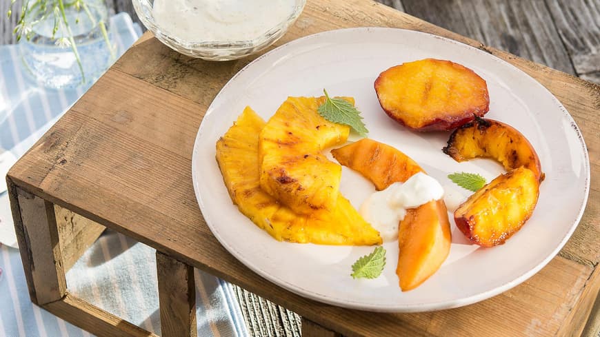 Ananas, Melone und Pfirsiche vom Grill