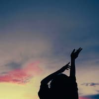 Frau vor Abendhimmel Frau vor Abendhimmel