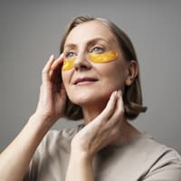 Frau mit Eye Patches Frau mit Eye Patches