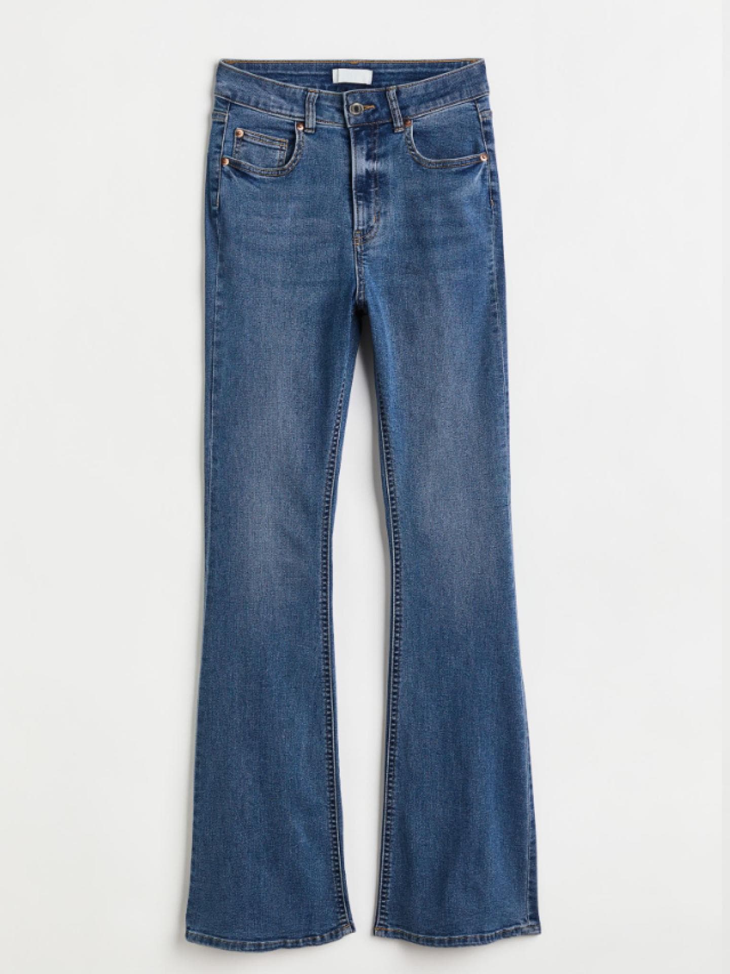 Mittelblaue flared Jeans von H&M