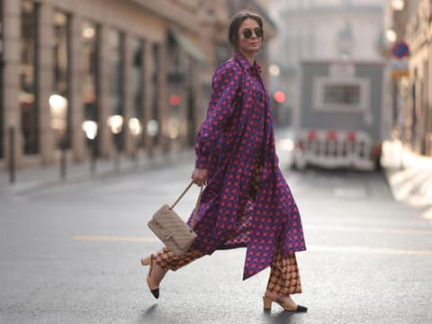 Maxi-Kleider große Frauen Frau mit Maxikleid