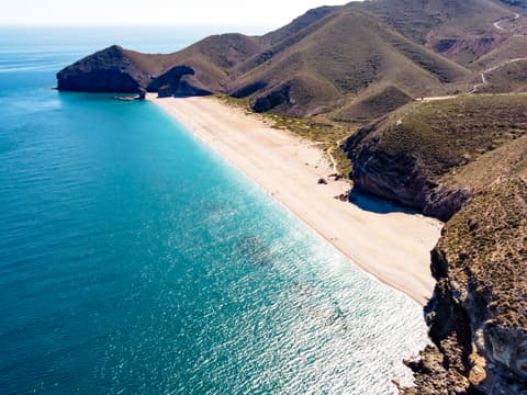 Welche Gegend in Europa mexikanisches Feeling verleiht? Das verraten wir hier. Küste im spanischen Almería
