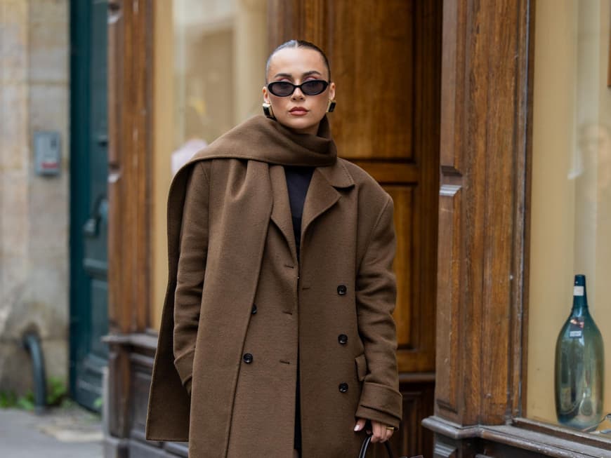 Scoats sind DER Mantel-Trend des Jahres Frau in einem Scoat