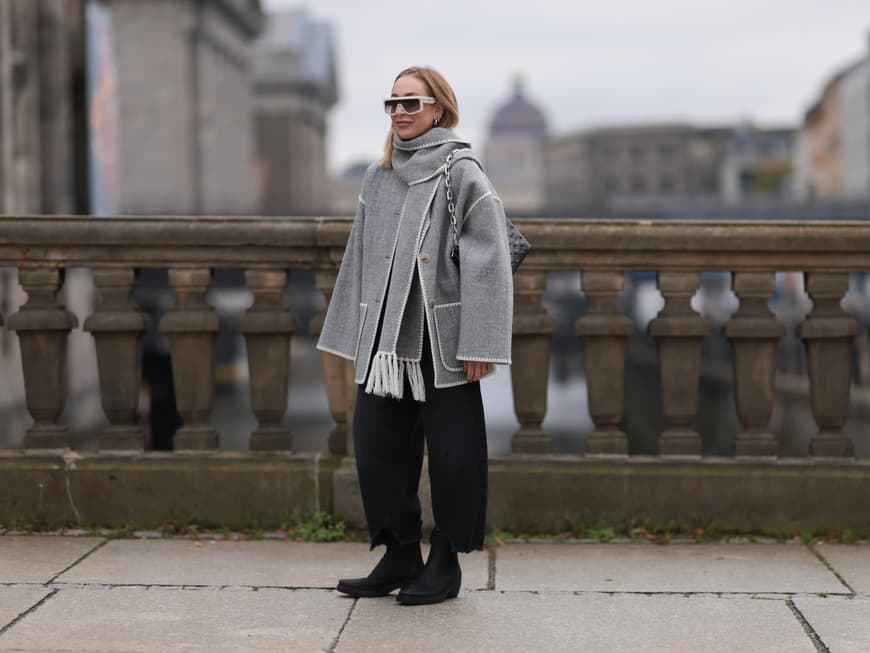 Frau in Toteme Scoat Frau in Toteme Scoat