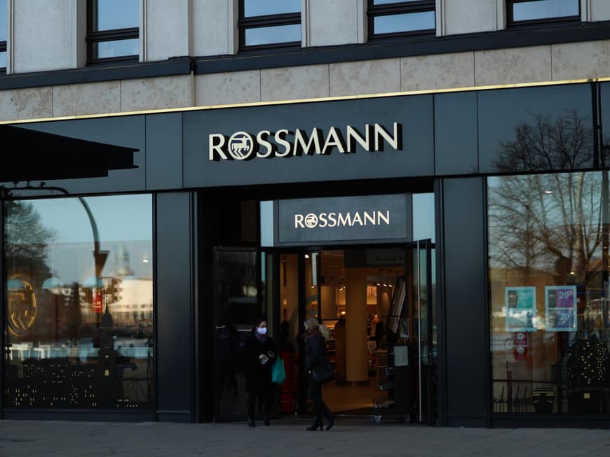 Ab jetzt gibt es Judith Williams Cosmetics bei Rossmann Rossmann Filiale
